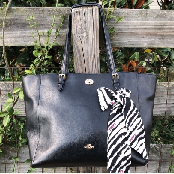37142 Coach Black Turnlock Tote Purse Leather Bag - Picture 1 of 7